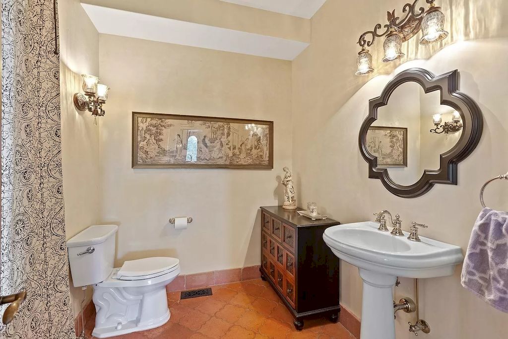 Incredible-Home-in-Washington-Inspired-by-the-Italy-Countryside-Sells-for-4950000-25