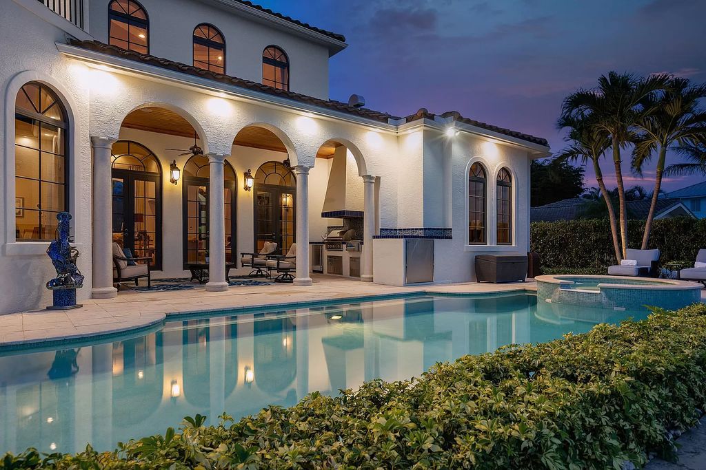 The Home in Florida is an elegant singer island estate is situated on perfectly manicured grounds with breathtaking intracoastal views now available for sale. This home located at 981 Singer Dr, West Palm Beach, Florida