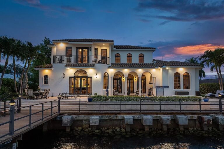 Inside A $4,999,999 Elegant Island Home in Florida with Breathtaking Intracoastal Views