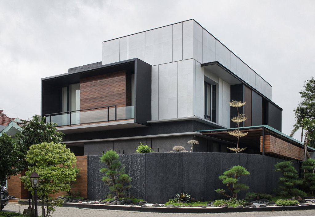 J House, a Modern Villa with Impressive Corner Plot by y0 Design Architect