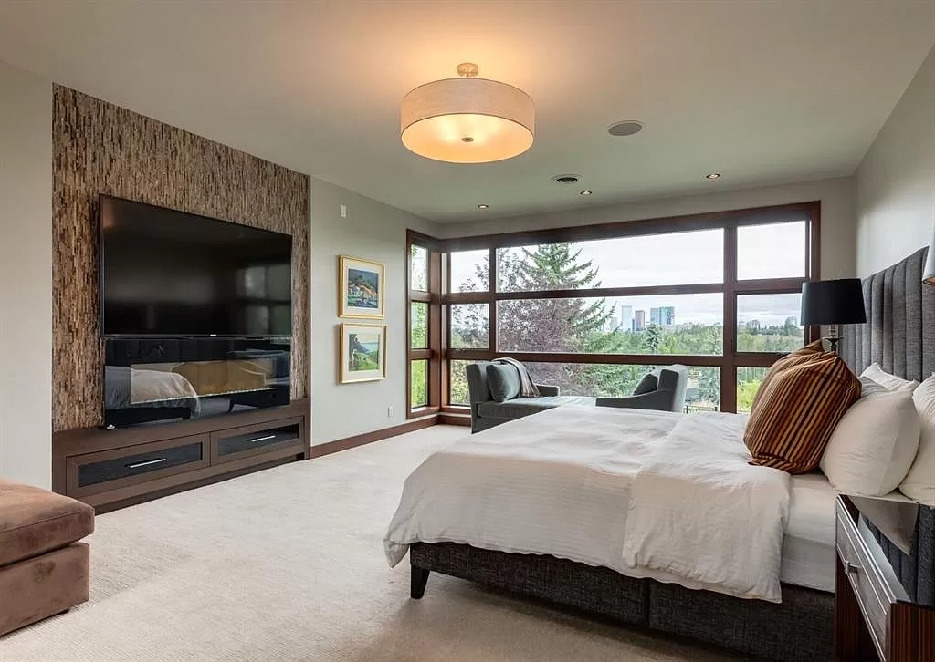 The Remarkable Contemporary House in Alberta features spectacular unobstructed city views now available for sale. This home is located at 628 S Britannia Dr SW, Calgary, AB T2S 1J1, Canada