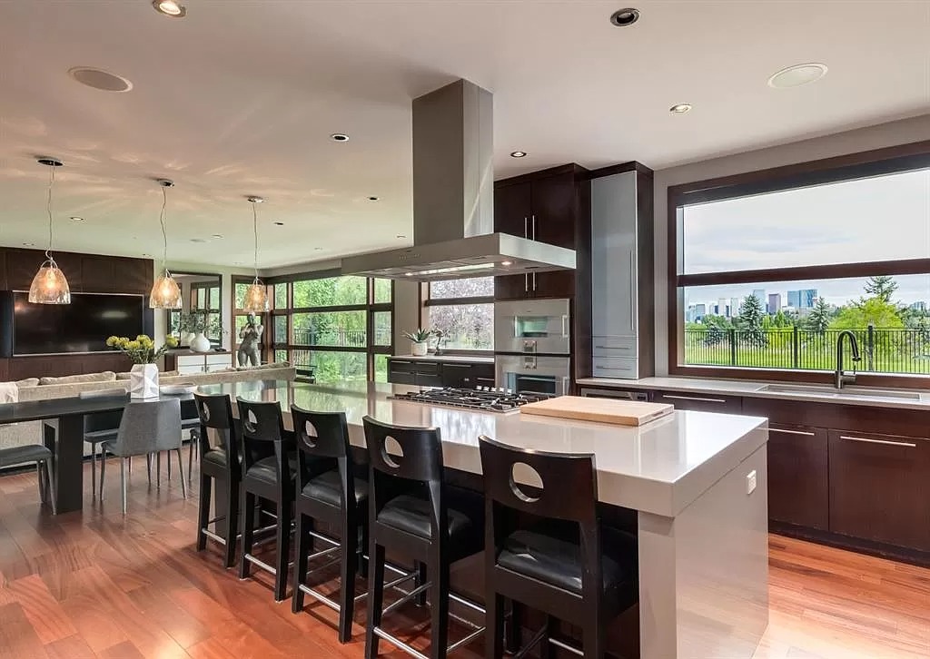 The Remarkable Contemporary House in Alberta features spectacular unobstructed city views now available for sale. This home is located at 628 S Britannia Dr SW, Calgary, AB T2S 1J1, Canada