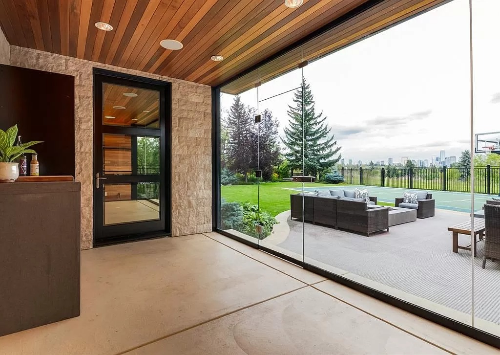 The Remarkable Contemporary House in Alberta features spectacular unobstructed city views now available for sale. This home is located at 628 S Britannia Dr SW, Calgary, AB T2S 1J1, Canada