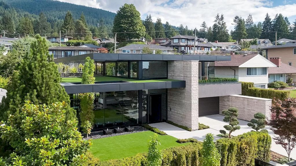 The Professionally Decorated Home in North Vancouver is a unique architecture home now available for sale. This home is located at 4438 Canterbury Cres, North Vancouver, BC V7R 3N6, Canada