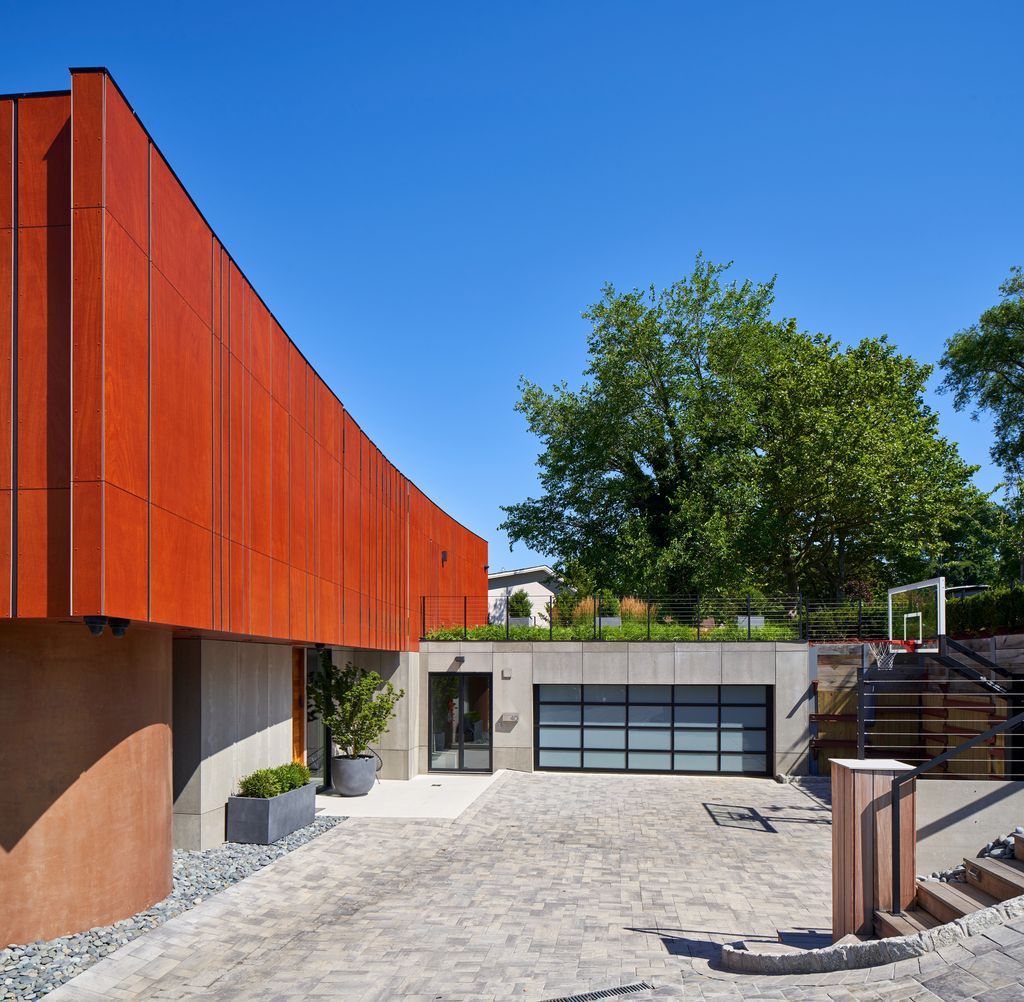 On The Hill House, U-Shaped House Facing NYC by Narofsky Architecture