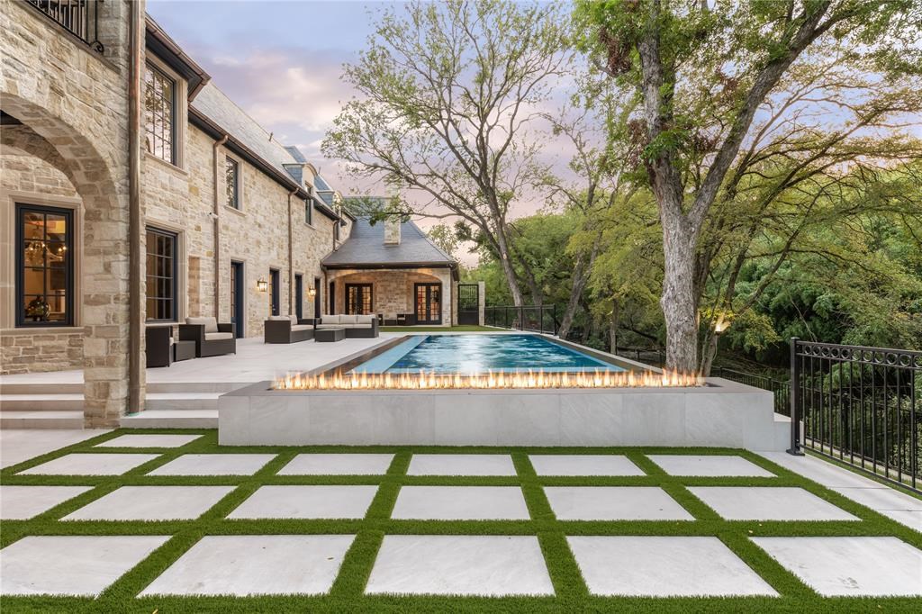 One-of-The-Most-Stunning-Mansions-in-Dallas-comes-to-Market-at-18900000-28