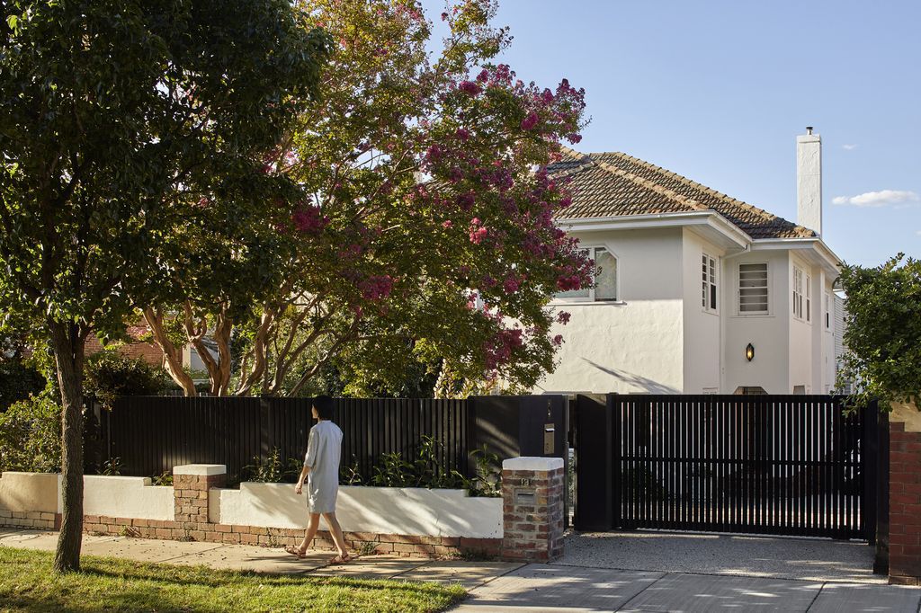 Open Shut House, a Stunning Additional semi-detached Dwelling by WALA