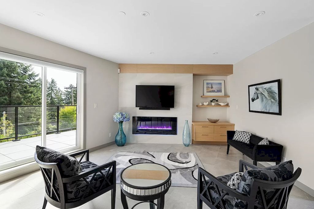 The Park-like Estate in West Vancouver is a contemporary luxury residence now available for sale. This home is located at 4507 Woodgreen Dr, West Vancouver, BC V7S 2T8, Canada