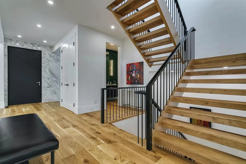 Representing-Timeless-Architecture-with-Modern-Finshes-This-C4300000-Calgary-Estate-Defines-Your-Dream-19