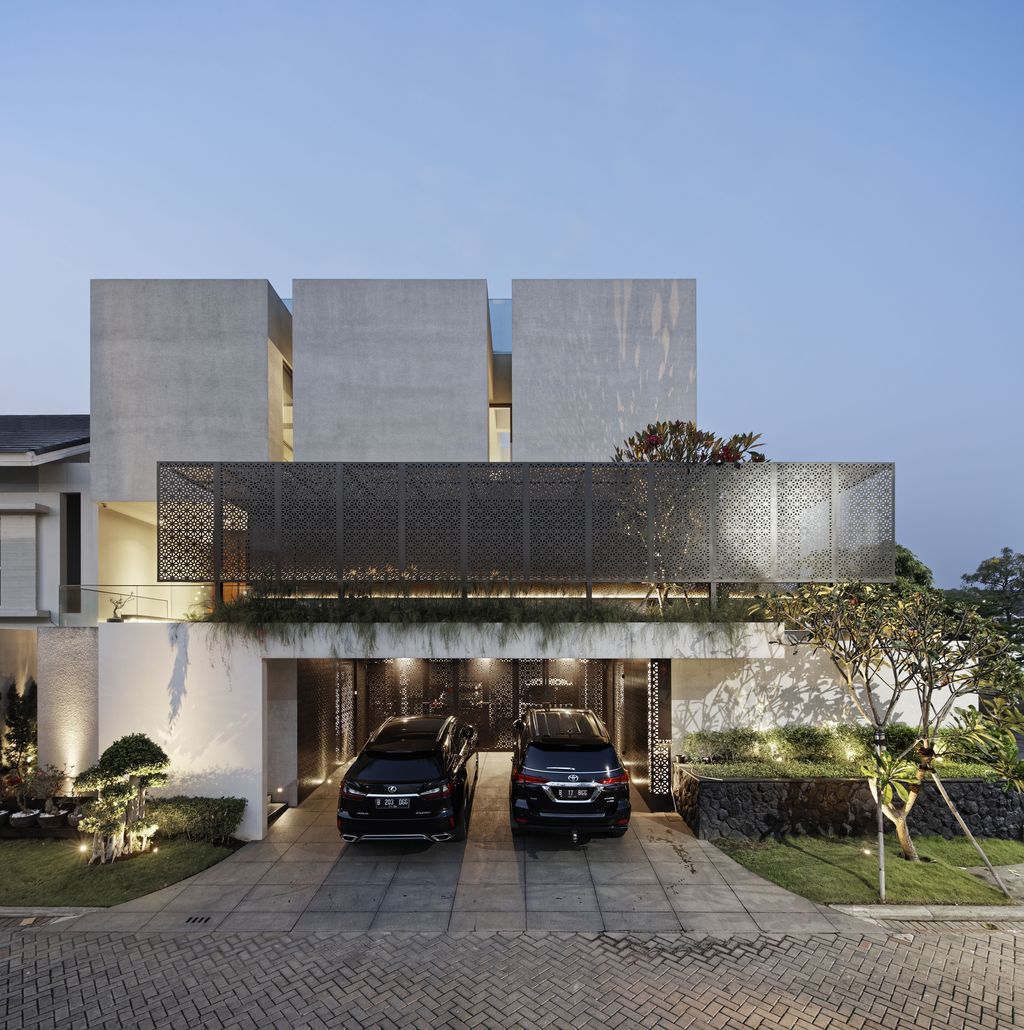 Rubic JGC residence, modern home combines feng shui by Gets Architects