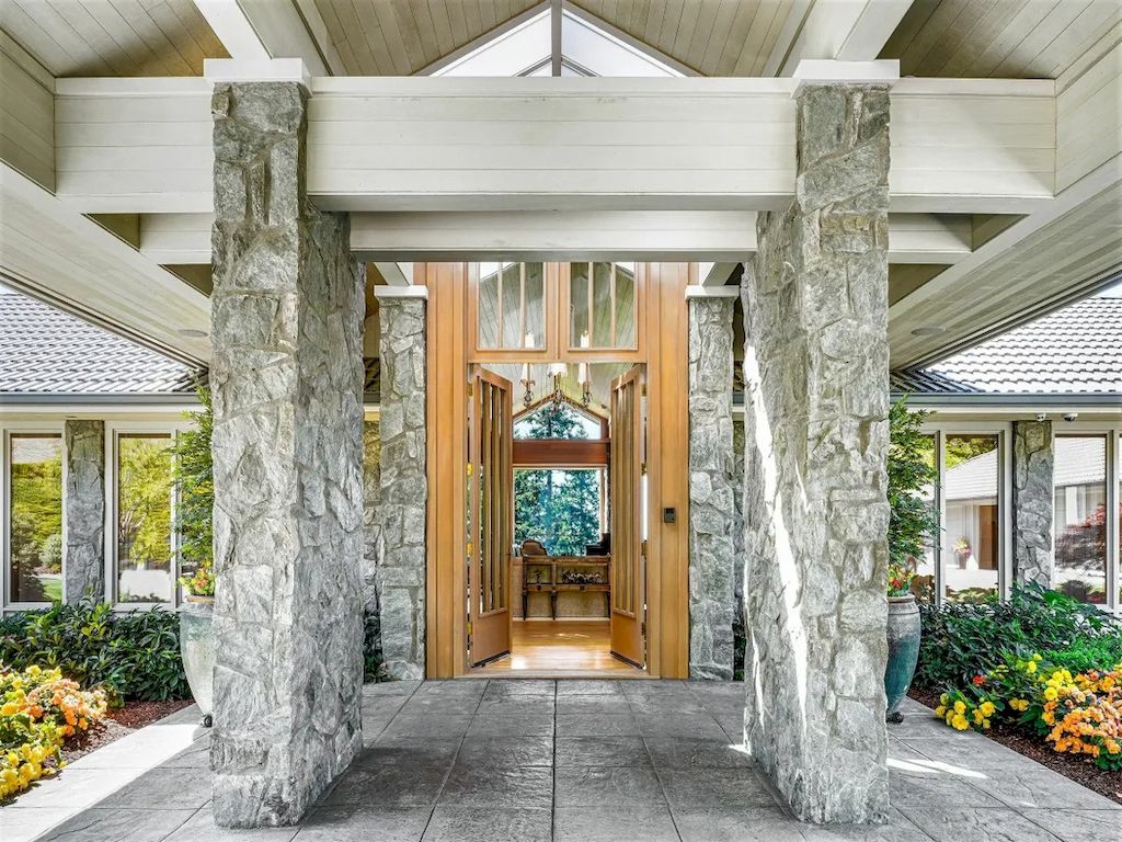The Stunning Ralph Anderson Estate in Washington is a masterful exercise in balancing both its estate stature and graceful elegance now available for sale. This home is located at 11435 206th Pl SE, Issaquah,  Washington