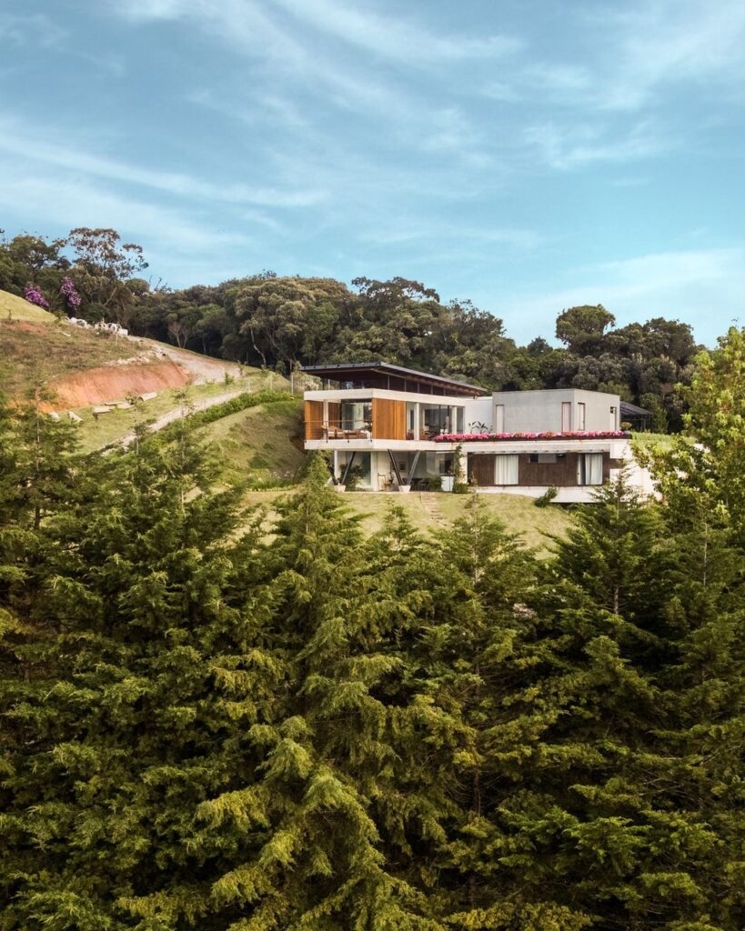 TKN House, a Stunning Mountain Home on Steep Site by OTP Arquitetura