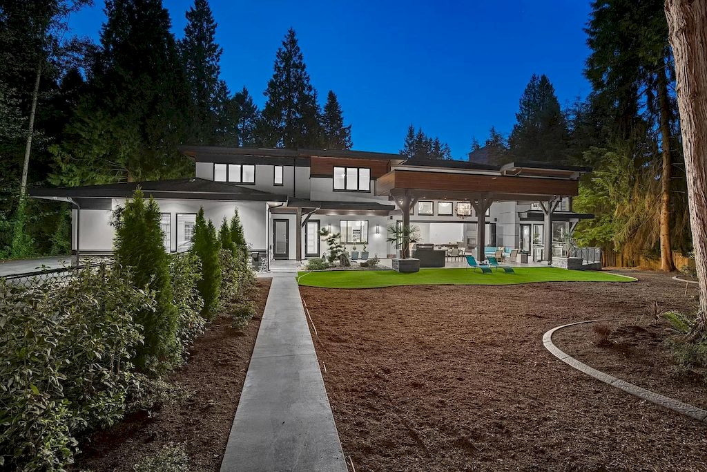 The Stunning Estate in Surrey is an architectural masterpiece now available for sale. This home is located at 13262 Woodcrest Dr, Surrey, BC V4P 1W5, Canada