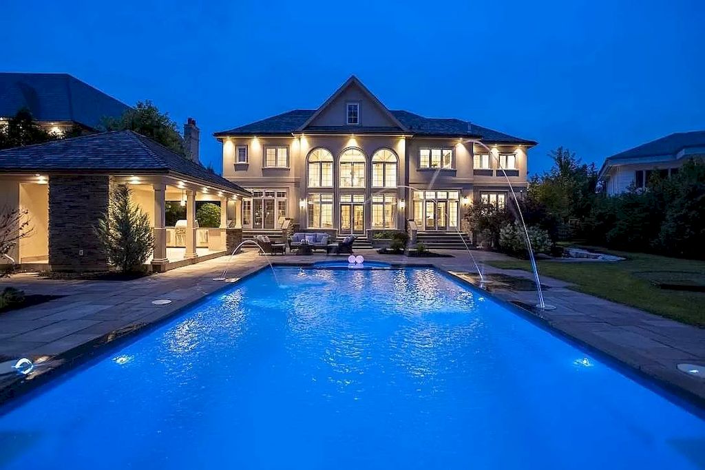 The-Charm-and-Grace-of-This-C6595000-Amazing-House-in-Ontario-Evokes-the-Feeling-of-Opulent-Living-3