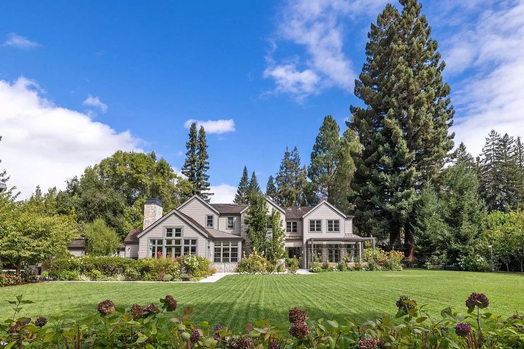 This-23495000-Villa-in-Atherton-has-multiple-purpose-entertaining-spaces-2