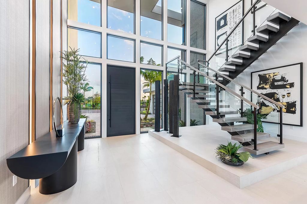 This-4600000-Modern-One-Story-Home-in-Boca-Raton-features-A-Fabulous-Entertaining-Backyard-8