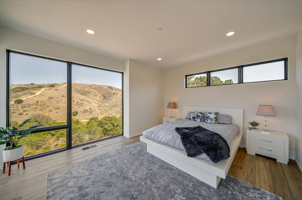 This-4785000-Brand-New-Contemporary-Home-in-Belmont-features-Beautiful-Views-and-Sunsets-15