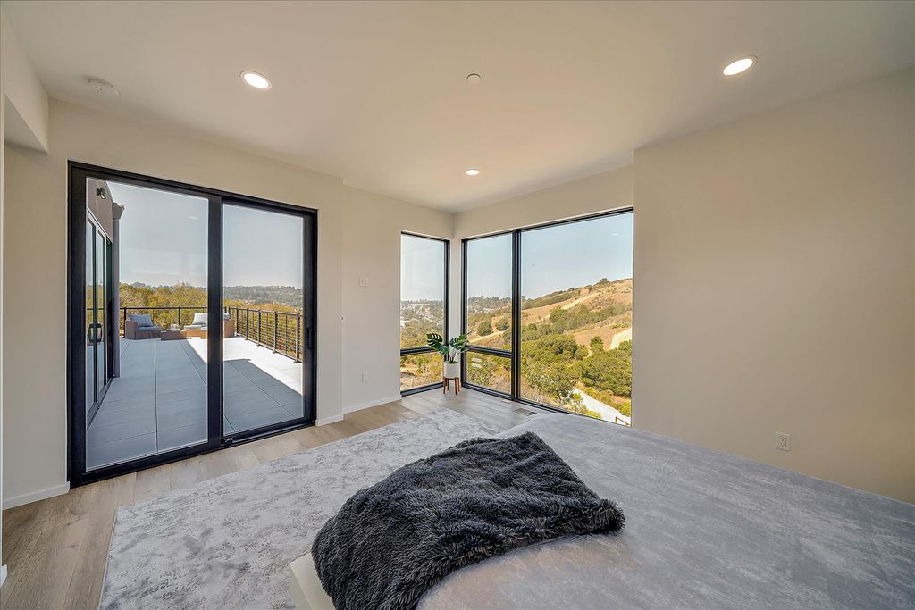 This-4785000-Brand-New-Contemporary-Home-in-Belmont-features-Beautiful-Views-and-Sunsets-16