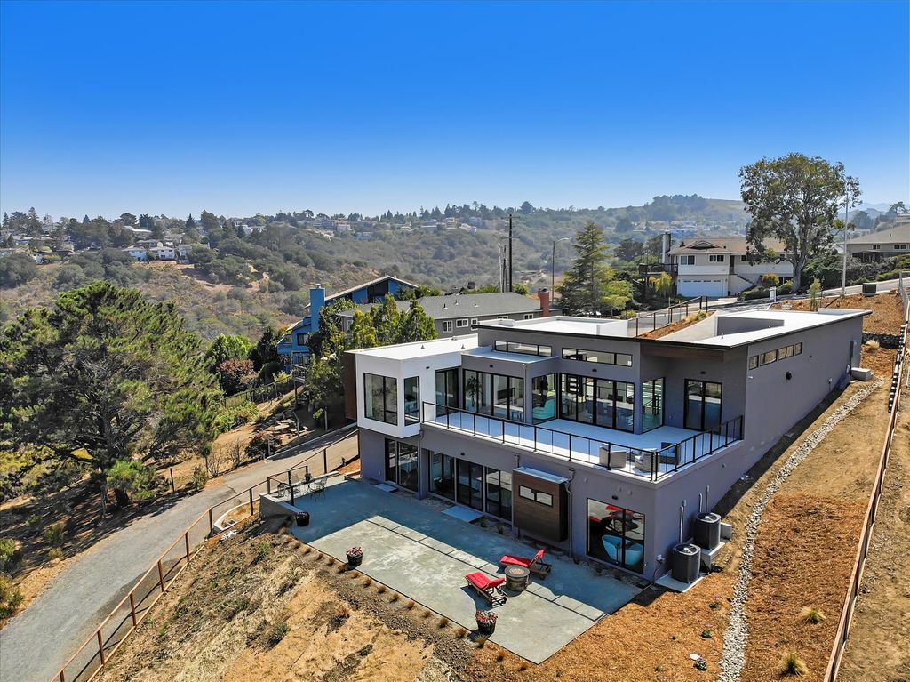 This-4785000-Brand-New-Contemporary-Home-in-Belmont-features-Beautiful-Views-and-Sunsets-28