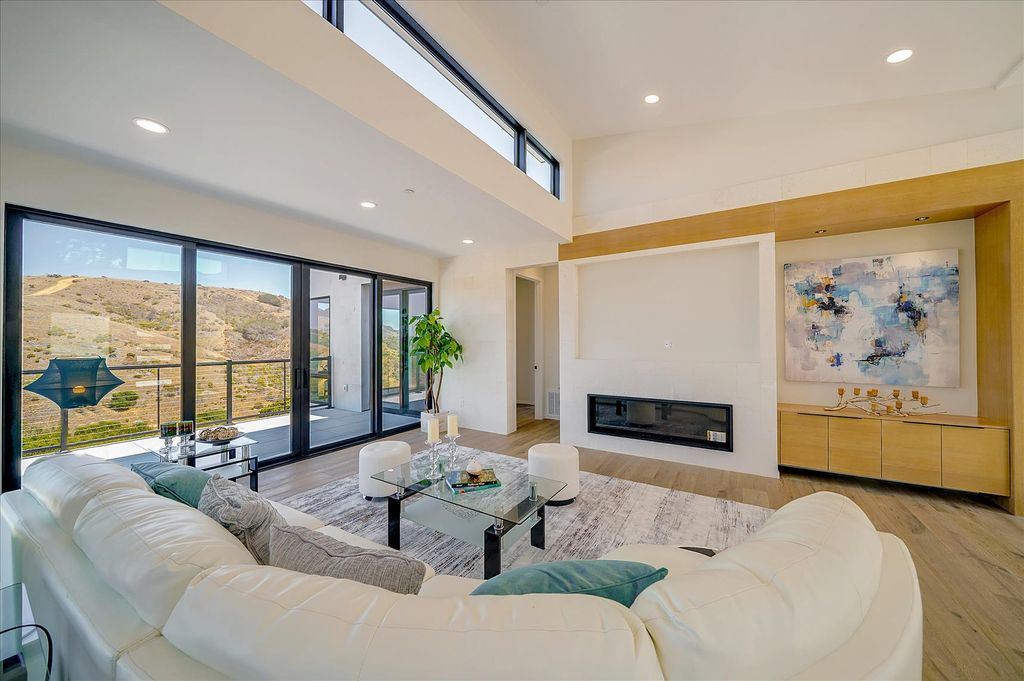 The Home in Belmont is a brand new contemporary construction enjoys beautiful views and memorable sunsets now available for sale. This home located at 2013 Bishop Road, Belmont, California