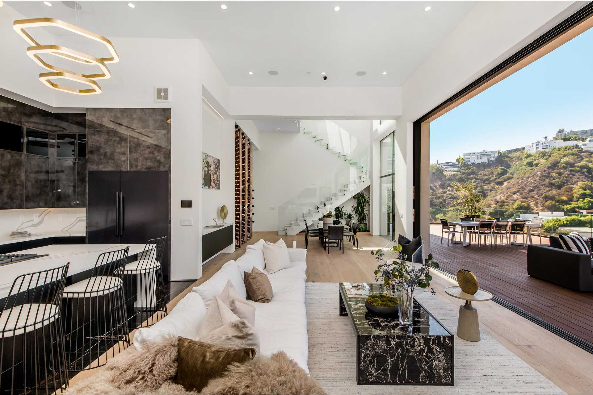 This-6350000-Newly-Constructed-Los-Angeles-Home-is-the-Ultimate-Hollywood-Hills-Haven-13