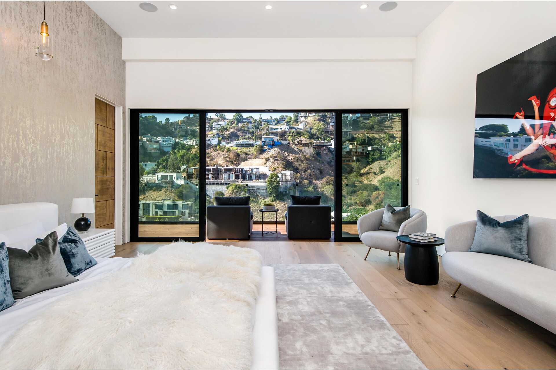 This-6350000-Newly-Constructed-Los-Angeles-Home-is-the-Ultimate-Hollywood-Hills-Haven-28