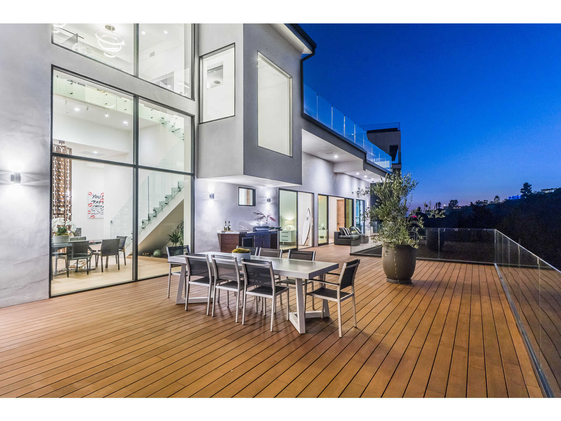 This-6350000-Newly-Constructed-Los-Angeles-Home-is-the-Ultimate-Hollywood-Hills-Haven-36