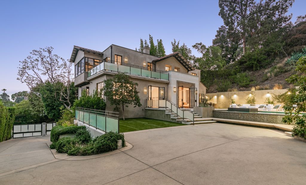 The Home in Los Angeles is an expansive contemporary-traditional estate sits on close to a half-acre lot and is located above the famed Sunset Strip now available for sale. This home located at 7801 Hillside Ave, Los Angeles, California