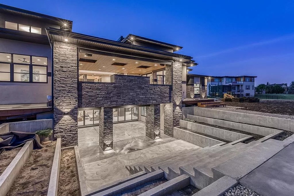 This-C5588000-Property-in-Alberta-is-Powerful-Unparalleled-Monumental-and-Quite-Simply-Exquisite-29