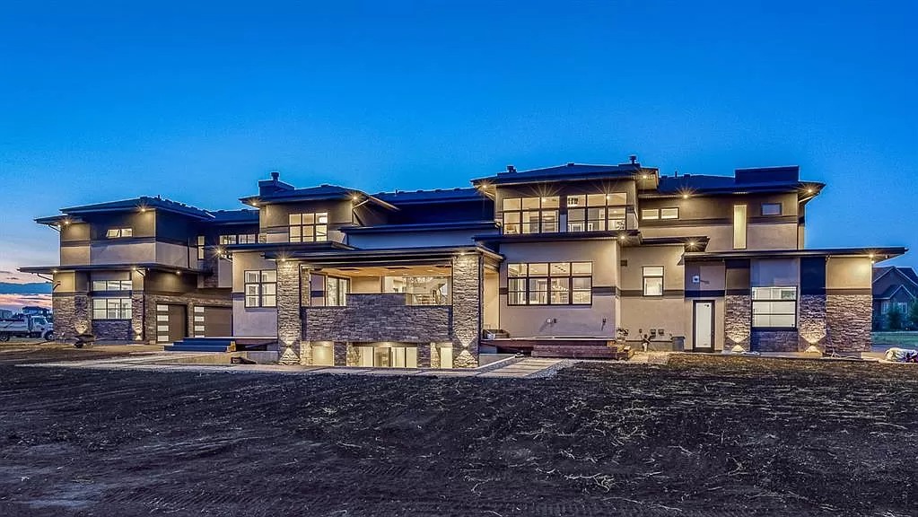 This-C5588000-Property-in-Alberta-is-Powerful-Unparalleled-Monumental-and-Quite-Simply-Exquisite-41