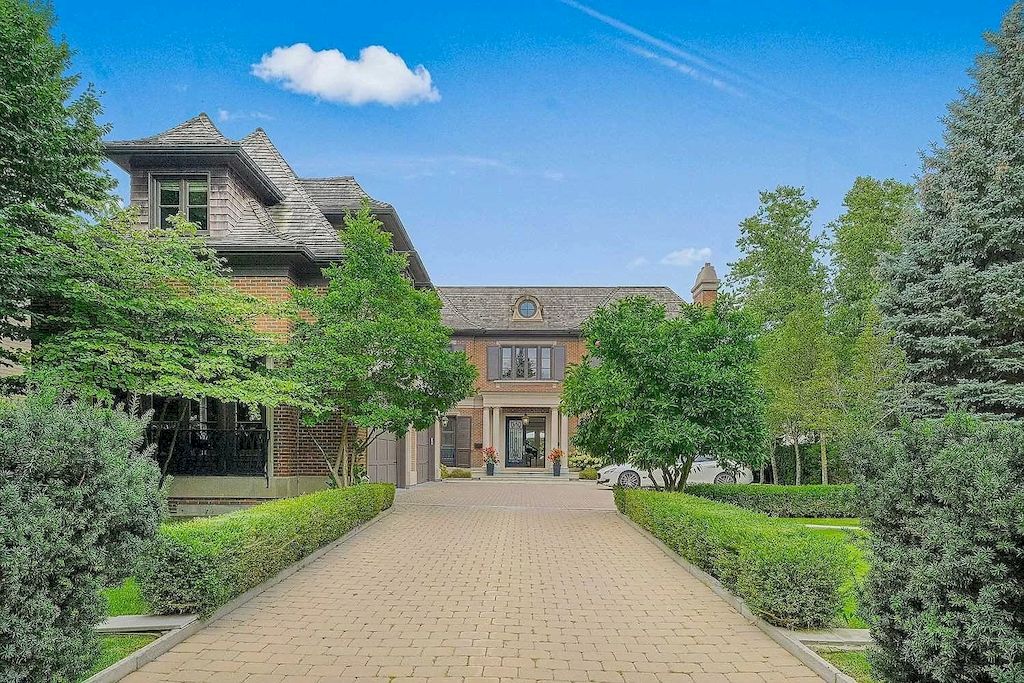 Truly-a-Property-of-Distinction-This-Timeless-Magnificent-Estate-in-Toronto-Asks-C10700000-5