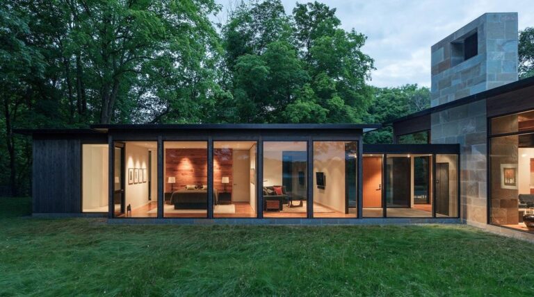 Woodland House brings the nature beauty by ALTUS Architecture + Design