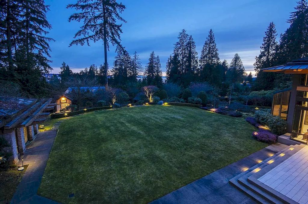 World-Class-Estate-in-West-Vancouver-with-Private-Living-Space-Sells-for-C13980000-10