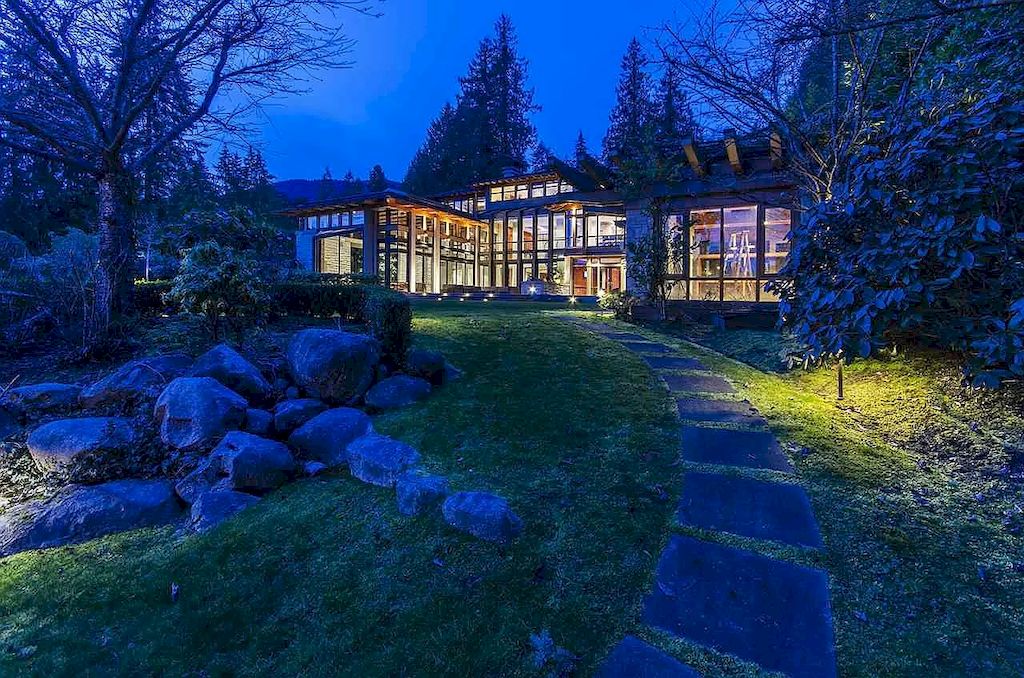 World-Class-Estate-in-West-Vancouver-with-Private-Living-Space-Sells-for-C13980000-16