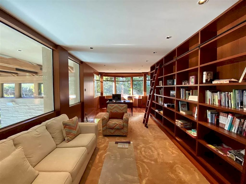World-Class-Estate-in-West-Vancouver-with-Private-Living-Space-Sells-for-C13980000-4