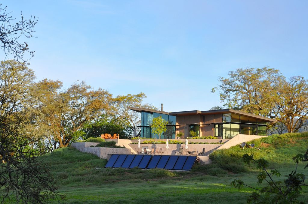 Yorkville residence in spacious airy vistas by Alan Nicholson Design Studio