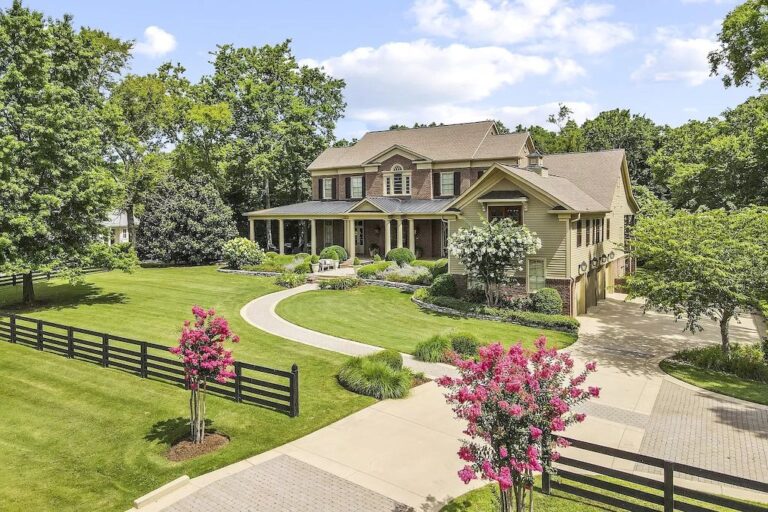 This Tennessee $5,999,000 Immaculate Estate on Beautiful Landscaping Captivates You with Amazing Craftsmanship