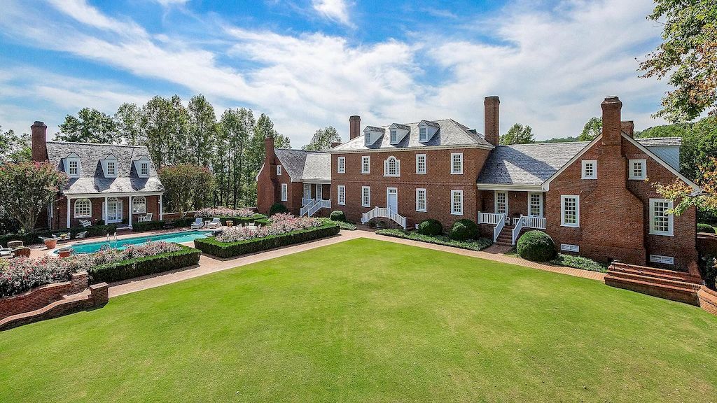 Grand View Estate in Tennessee Built to Last with Exquisite Detailing Listed for $4,500,000