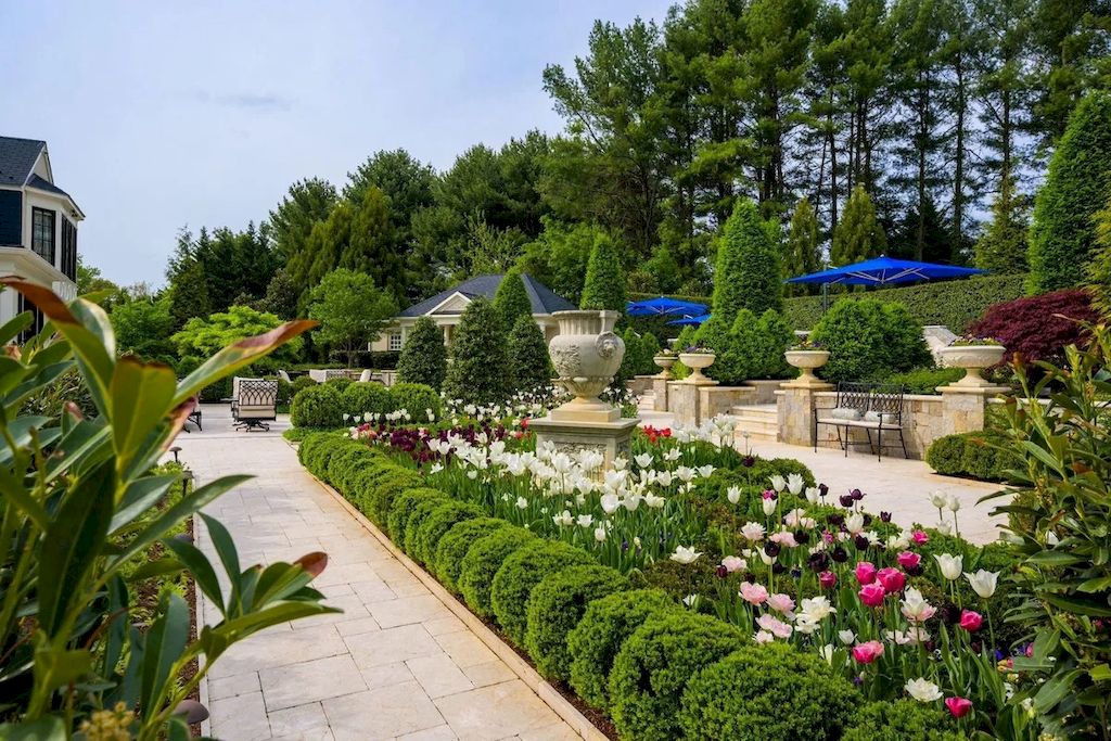 Villa dei Leoni - The Unmistakable Beauty in Maryland Listed for $12,000,000