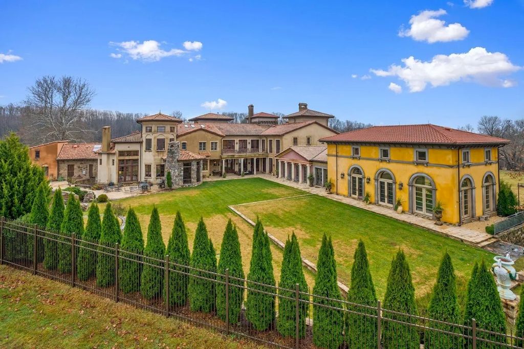 This $12,750,000 Romantic Palazzo is the Dream Home for Any Italy Lovers in Maryland