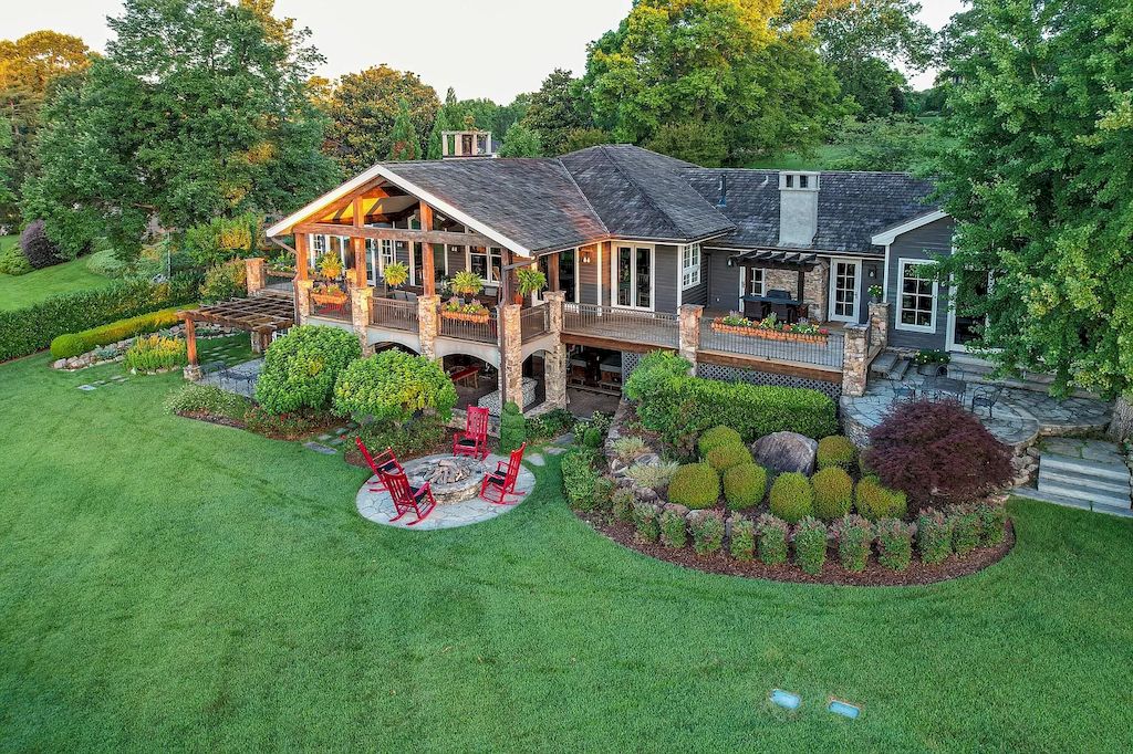 This $3,280,000 Finest Home Makes Bold Statement of Luxury and Unparalleled Privacy in Tennessee