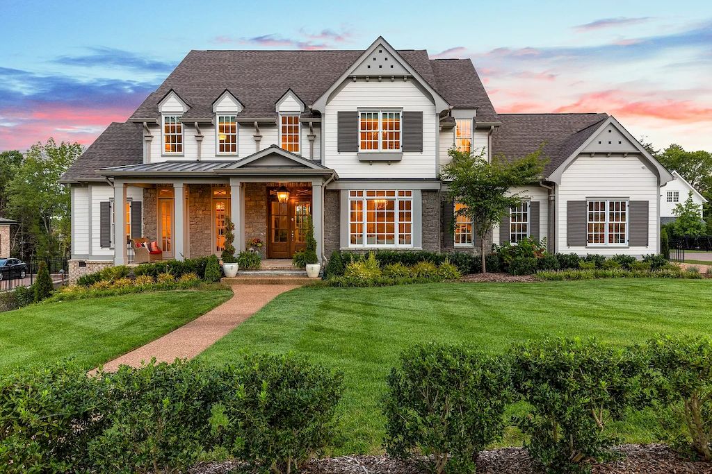 This $3,499,000 Coveted Home Perfect for Entertaining Year Round in Tennessee