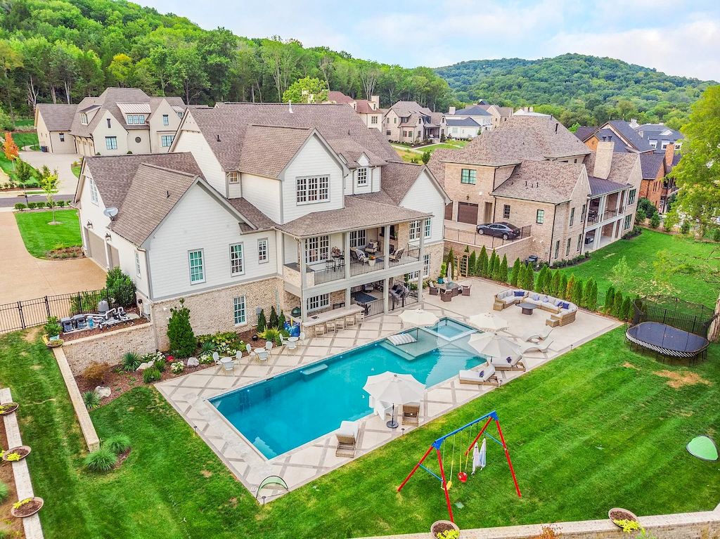 This $3,499,000 Coveted Home Perfect for Entertaining Year Round in Tennessee