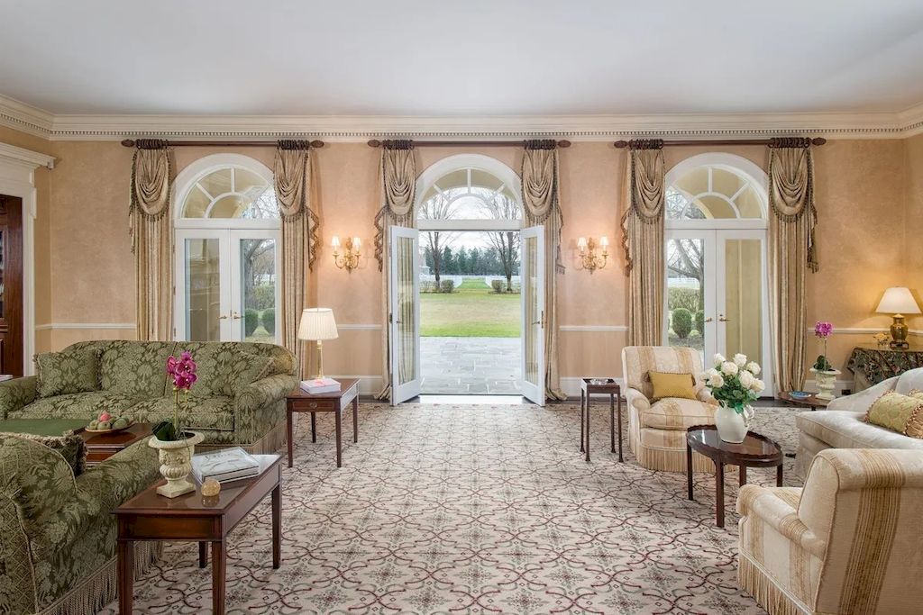 This $14,900,000 Classical Villa Contributes to the Timeless Elegance in Connecticut