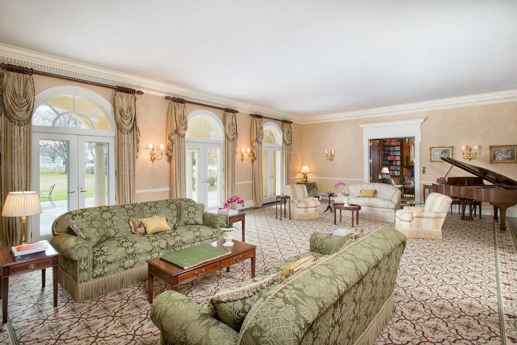 This $14,900,000 Classical Villa Contributes to the Timeless Elegance in Connecticut