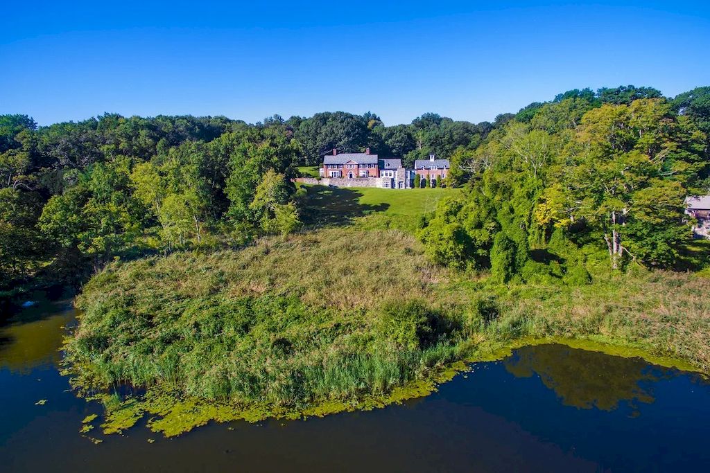 Connecticut Spectacular Pool House with Panoramic Vista of the Lake on Market for  $17,000,000