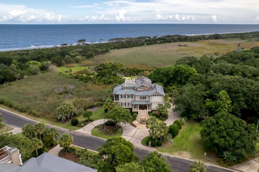 This $3,485,000 Enchanting Home in South Carolina Mesmerizes the Views of Both Marsh and the Ocean