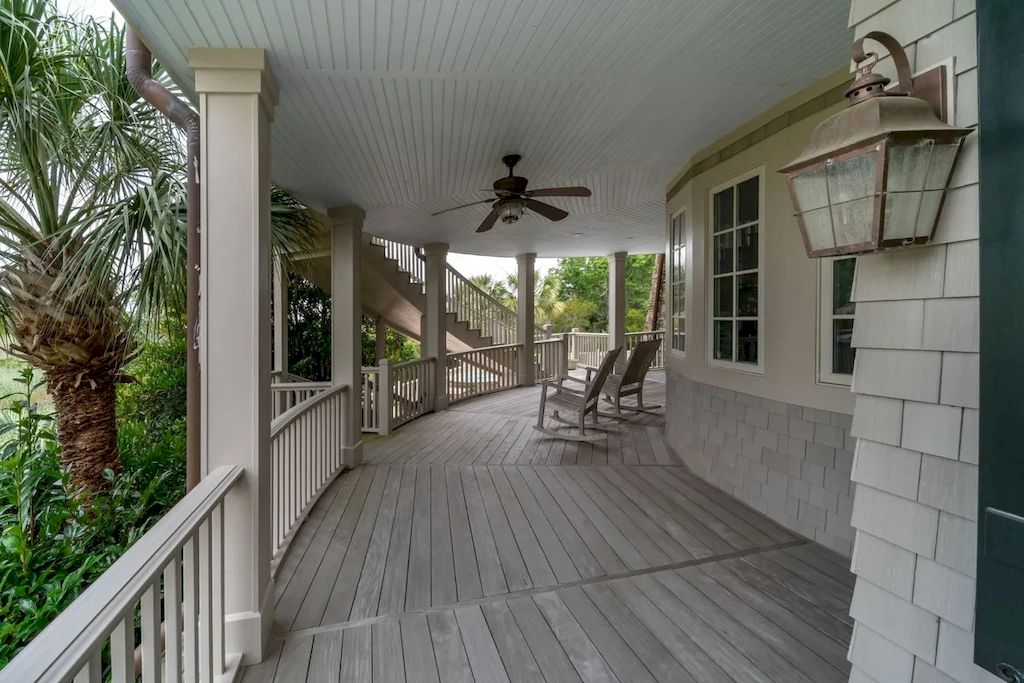 This $3,485,000 Enchanting Home in South Carolina Mesmerizes the Views of Both Marsh and the Ocean