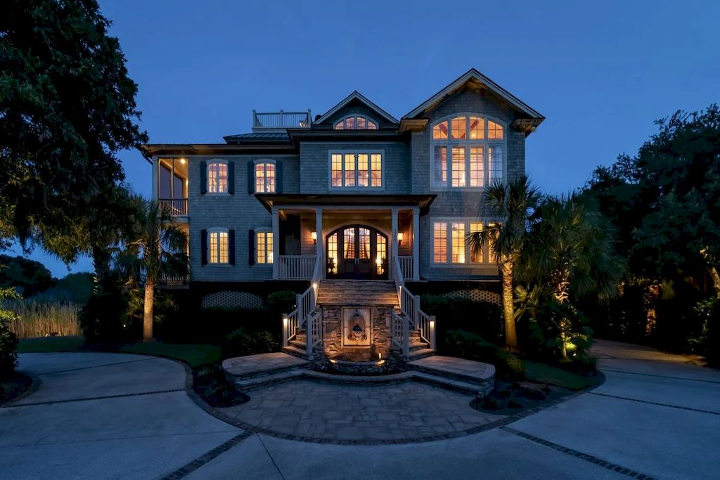 This $3,485,000 Enchanting Home in South Carolina Mesmerizes the Views of Both Marsh and the Ocean