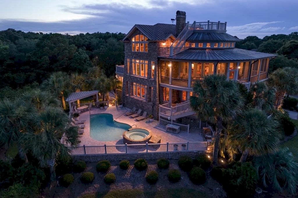 This $3,485,000 Enchanting Home in South Carolina Mesmerizes the Views of Both Marsh and the Ocean